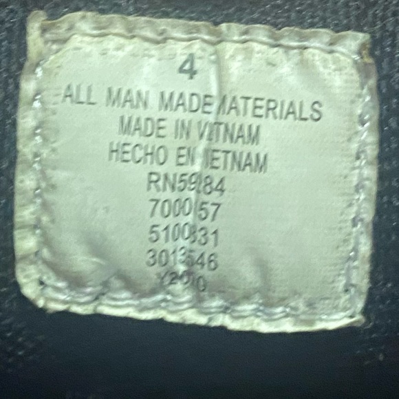 Children's Place black high top big boys play sneakers size 4
Loop & hook - Picture 2 of 8